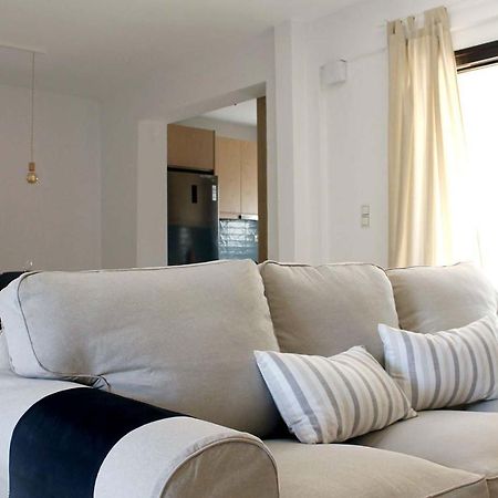 4 Bedroom Villa With Pool And Garden Néa Fókaia Zewnętrze zdjęcie