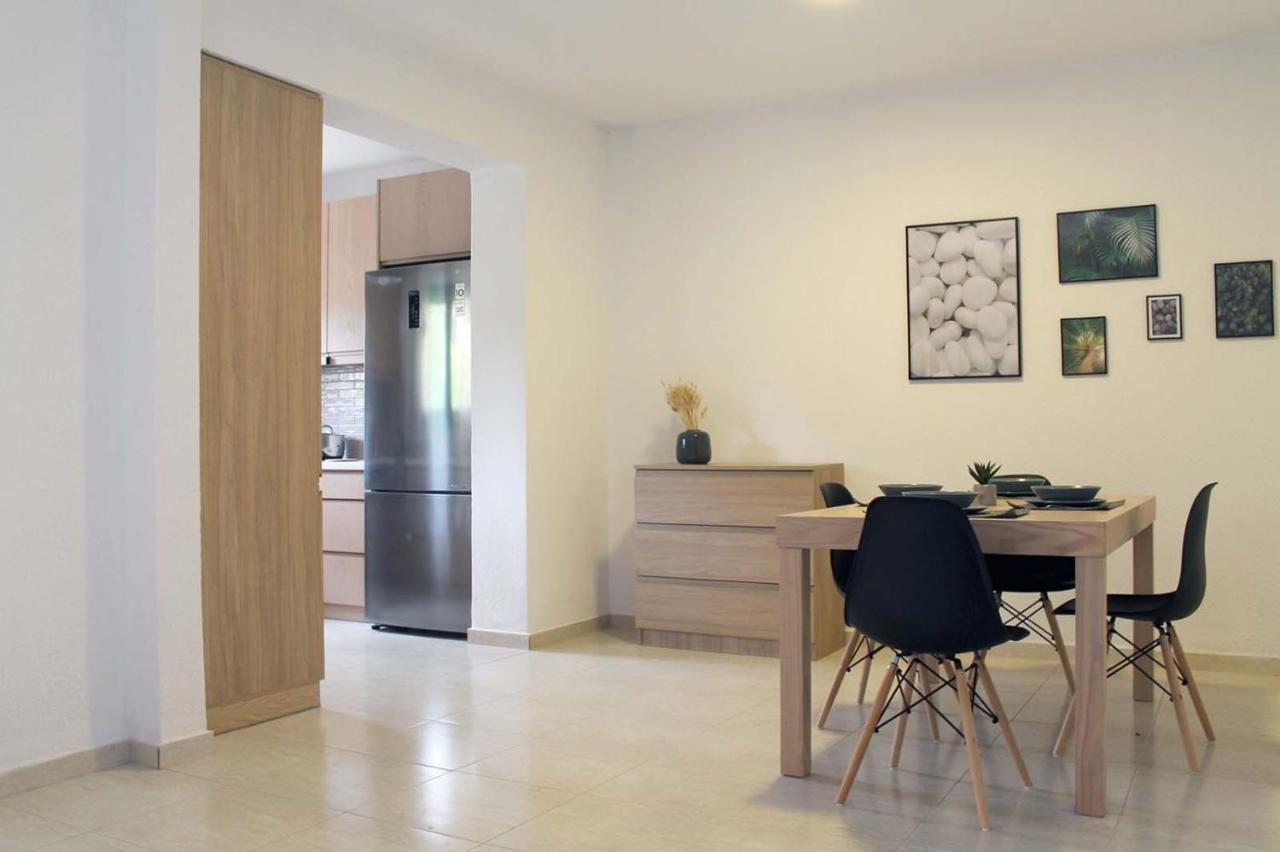 4 Bedroom Villa With Pool And Garden Néa Fókaia Zewnętrze zdjęcie
